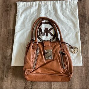 MICHAEL Kors Purse Brown Pebbled Leather Hobo Shoulder Gold Hardware Dust Bag